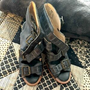 Freebird black Quail, like new